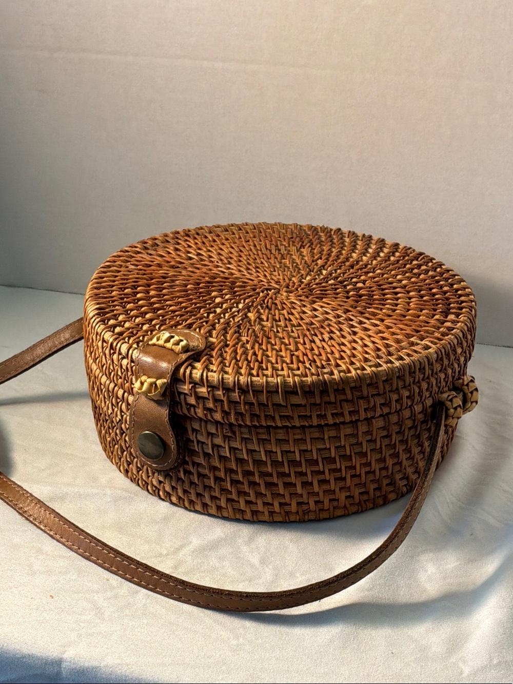 Woven Round Crossbody Bag in Brown